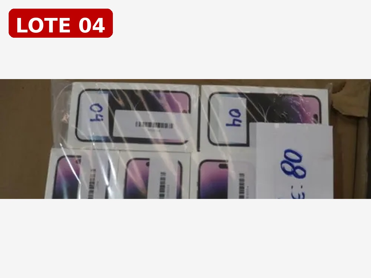 Lote 04 — Apple iPhone com caixa
