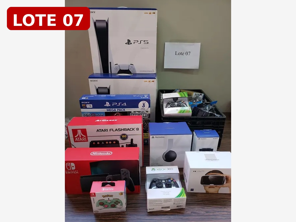 Lote 07 — Eletrônicos e videogames diversos (PS5, PS4 1 TB Mega Pack, Nintendo Switch, Atari Flashback 8, Xbox 360, PlayStation VR e acessórios)