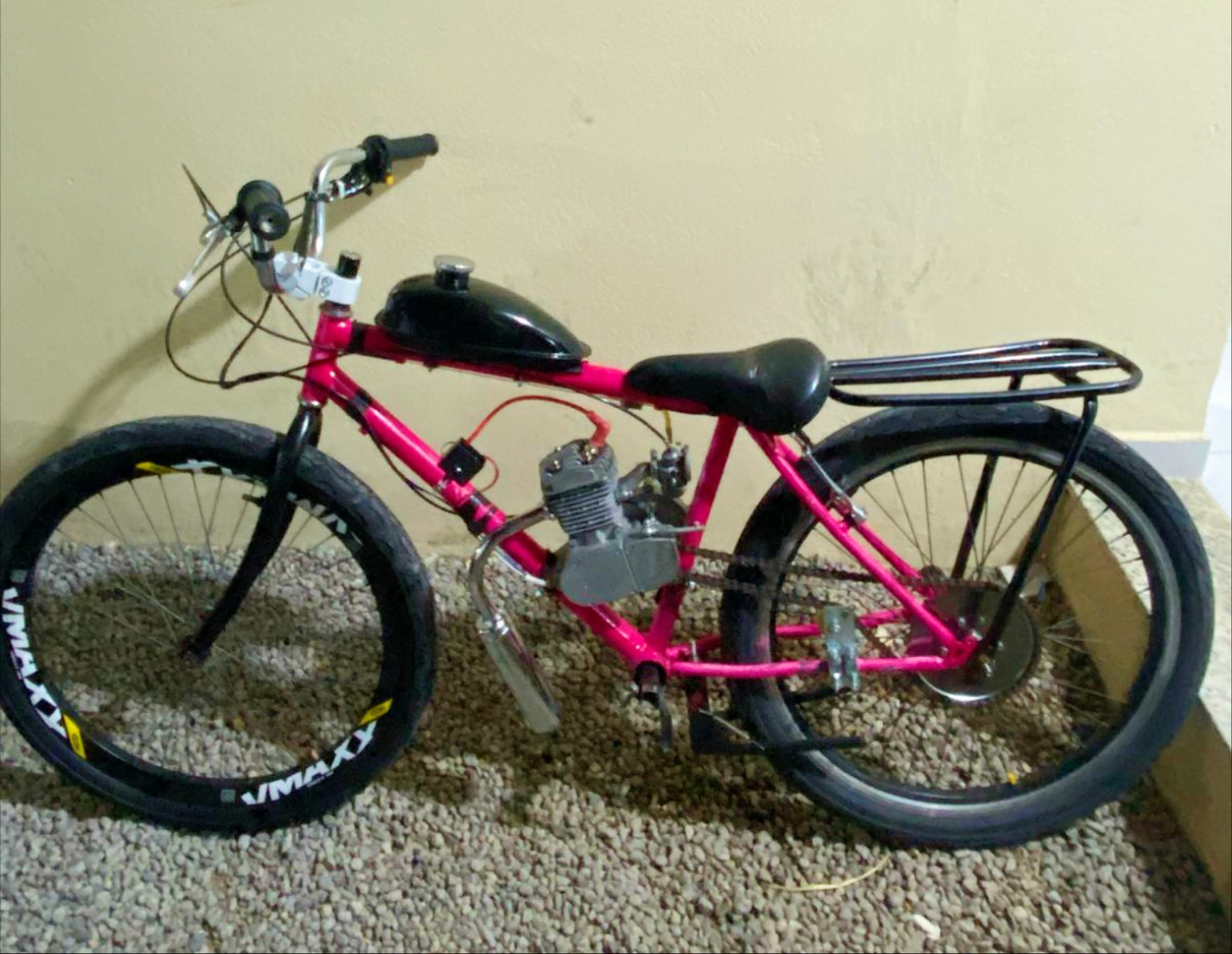 Lote 124 — Bicicleta motorizada